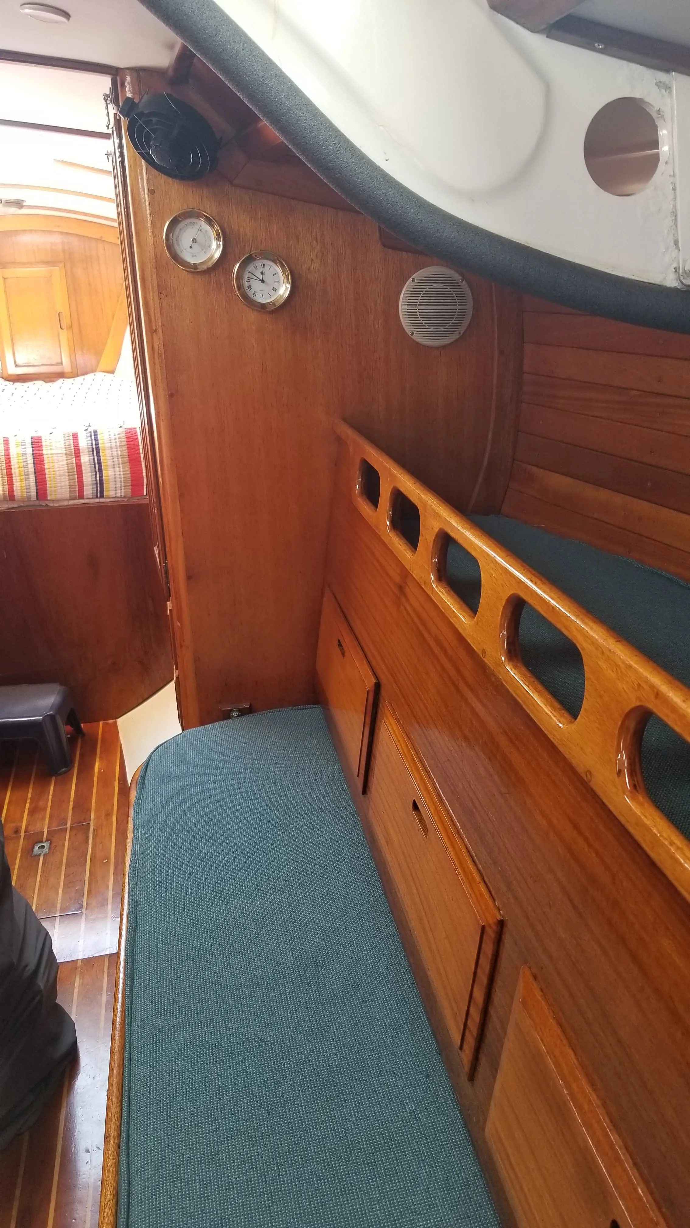 Saloon dining table and surrounding seating